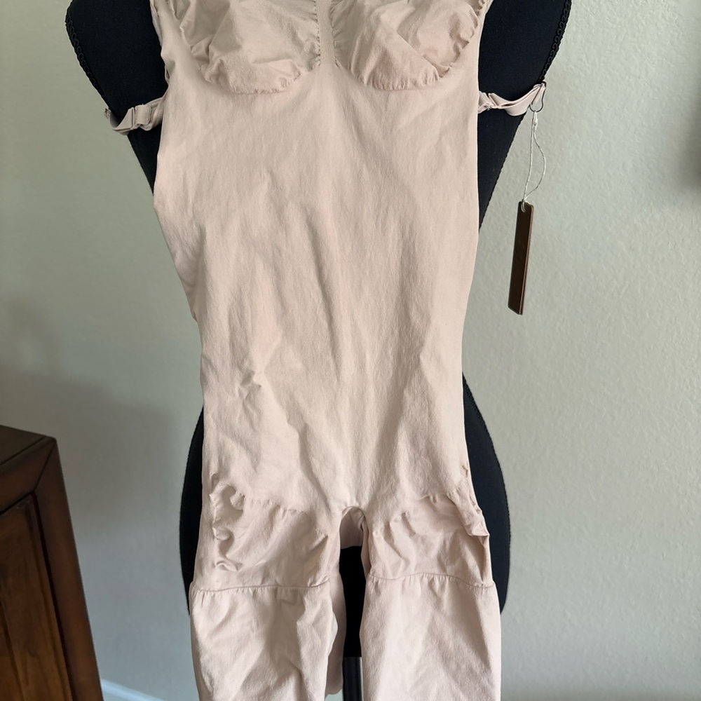 SKIMS Everyday Sculpt Mid-Thigh Bodysuit Shapewear XL-NWT Sculpting Lift